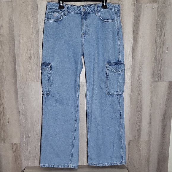 Tommy Hilfiger Womens 12/31 Jeans Low Rise Wide Leg Cargo Pocket‎ Y2K Light Wash - Picture 1 of 8